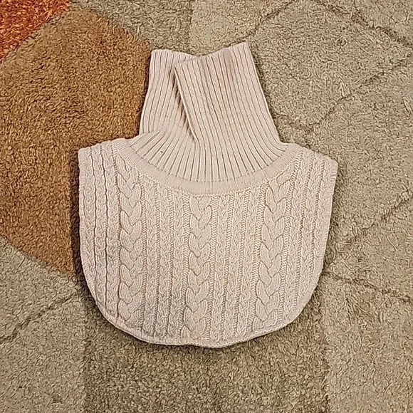 Cable-knit Turtleneck Collar - Picture 1 of 1